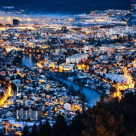 アパート Kastel 3 バニャ・ルカ